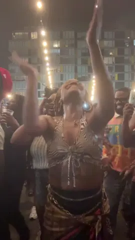 Why are yall like this? lol Ladies don’t let these men steal your shine, Guys, give ladies space to do them plz! #dcbullpen #bullpen #backyardband #dcgogo 