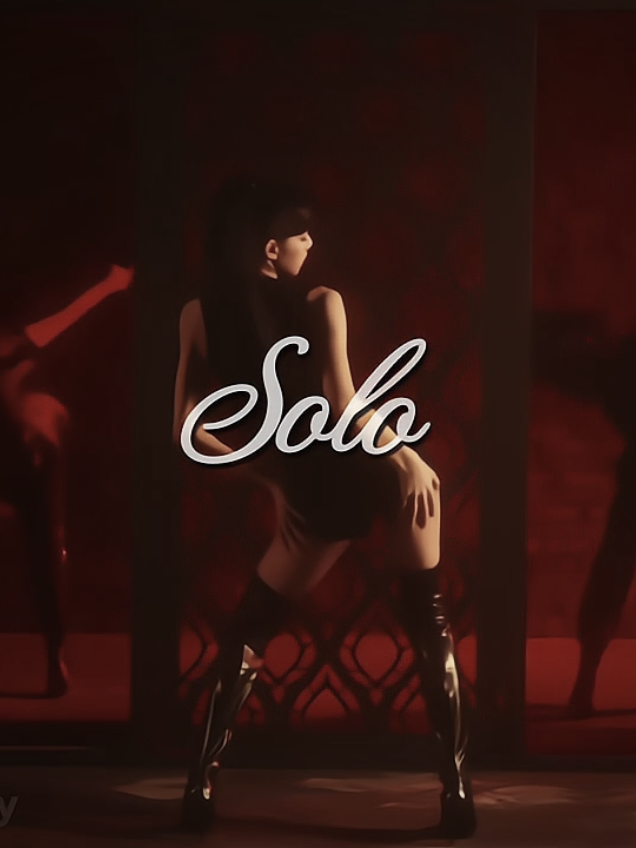 #LISA - Acho que se ela voltasse com o lilifilm eu voltaria a ser mais feliz #lisaedit #fyy #kpopedit 