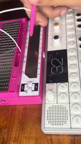 Some1 asked for a ver with both synths 🖤 #vanished #crystalcastles #stylophone 