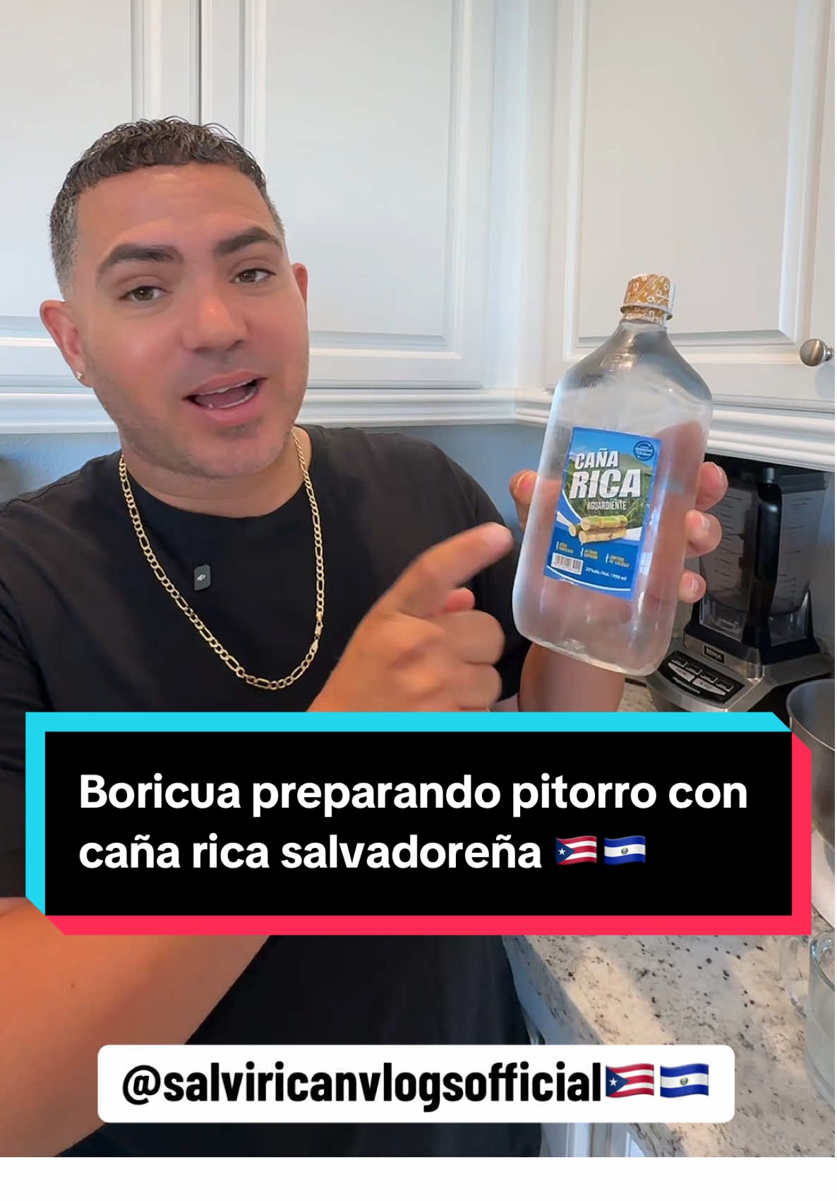 Boricua preparando pitorro con caña rica salvadoreña 🇵🇷🇸🇻 #pitorro🇵🇷 #salviricanvlogs #cañaricasv 