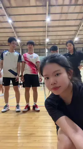 Anh chị em ở busan chơi cầu cùng em không ạ 😊😊😊#duhocsinhhanquoc #cầulông🏸 #busan#배드남민턴 #viral 