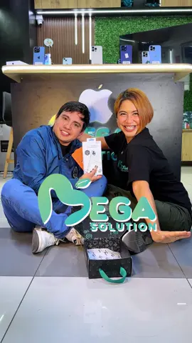 Eres marrón y conero🥲😂 no te preocupes aquí en mega solution tenemos iPhone para el pueblo😱😆 📍Centro comercial polvos azules - Primer piso - pasaje 21- Tienda 17 - Block 53 ⌚ Lunes a Domingo de 10:00 am - 08:00 pm 📲 913 114 607 Producido y editado por:@FrannyOficial  #importaciones #centrodelima #tecnología #celulares #teléfonos