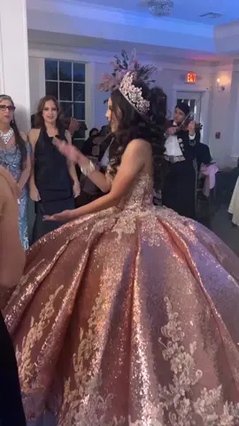 #tiktokretrocontest  hermosa Quinceañera #misquinceaños #misquinces #quinceañera  