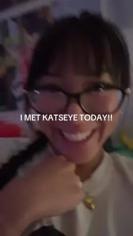 the stupid big ahh grin on my face when i was walking and then first saw yoonchae 😄 @KATSEYE  #katseye #eyecon 