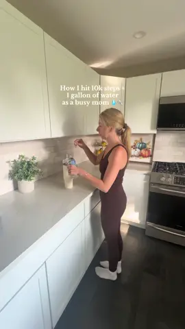 How I hit 10k steps + 1 gallon of water as a busy mom 💧👟 It’s not perfect, but small habits add up! Who else is working on this? #momgoals #wellnessjourney 