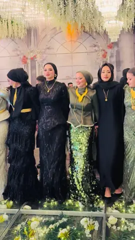 İnst; oztassbeyza  Abiyeler ;@mynobledress 