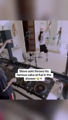 Steve aoki throws his famous cake at Kai in the shower 😭💀 #kaicenat #kai #adinross #fyp #mafiathon3 