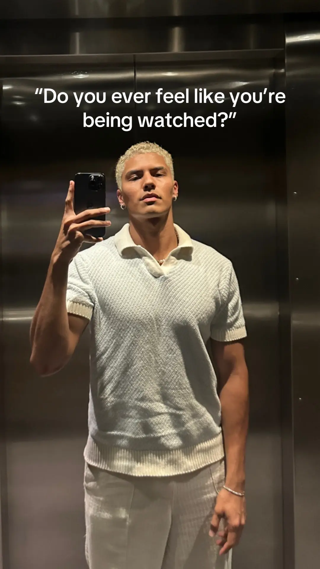 Everyone lives on the internet these days 