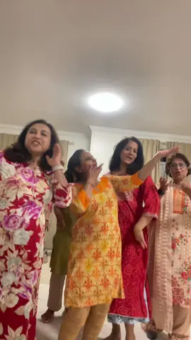 मेरो क्यामरा मेरै फोन म नै हराएर खोज्दै छु 😂😂😂😂 #fypシ #बुटवलकीचेली 