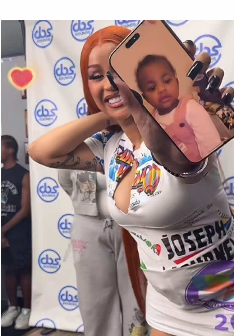 Cardi B got a facetime call from Baby Blossom during her meet and greet in ATL. ❤️ #cardib#fyp#foryou#viral#explore 