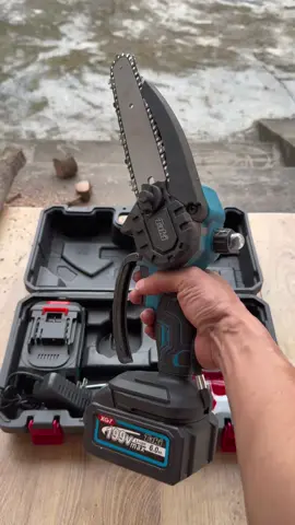 Bộ Máy Cưa Xích PIN Cầm Tay TAKI Lưỡi 6Inch Dài 18Cm 2 Pin 1 Sạc Kèm 2 Xích Và Hộp Đựng#cokhi #xuhuong #thinhhanh 