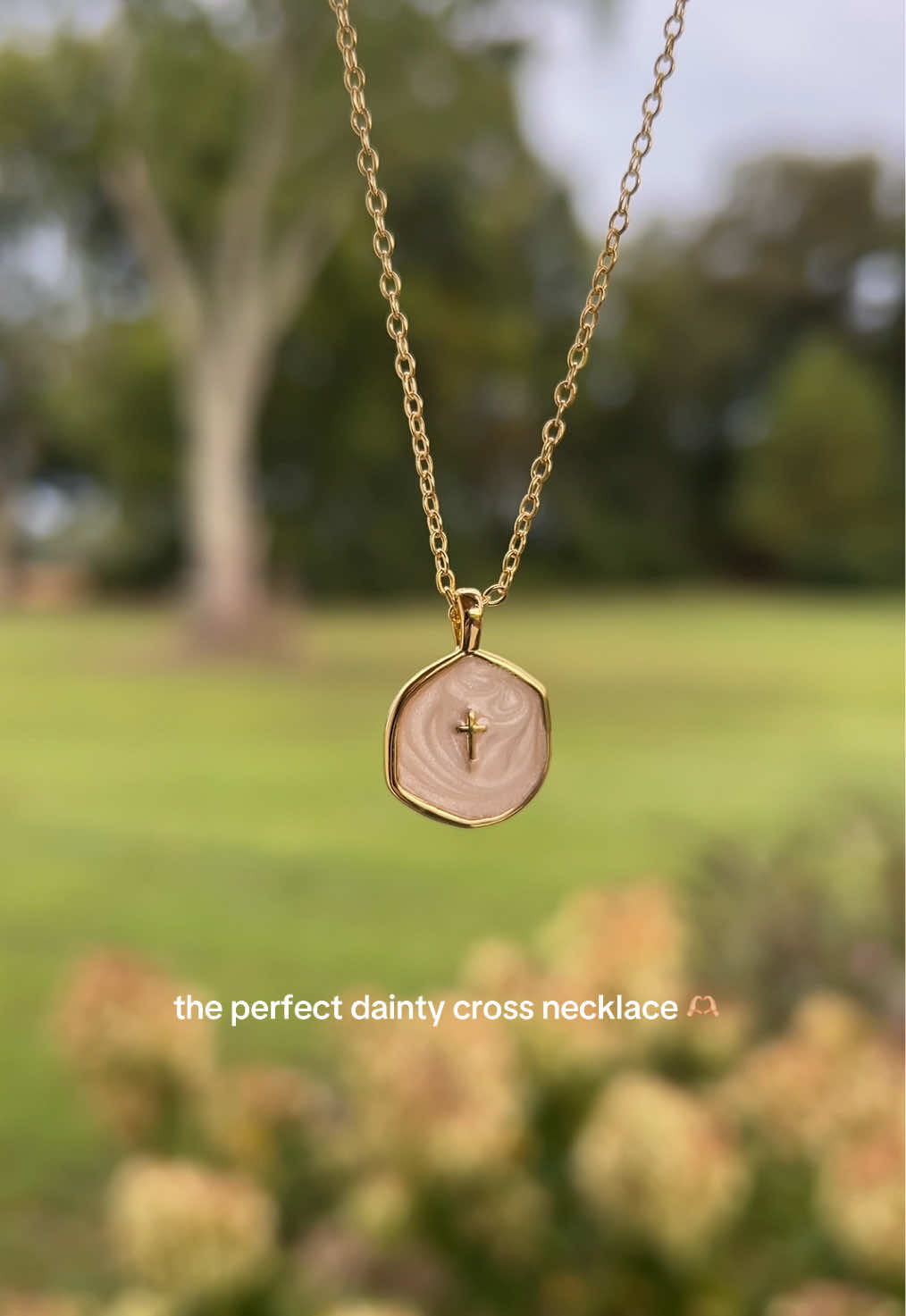 dainty and simple 🫶🏼 #cross #crossnecklace #daintyjewelry #daintynecklace #tiktokshoprestock 