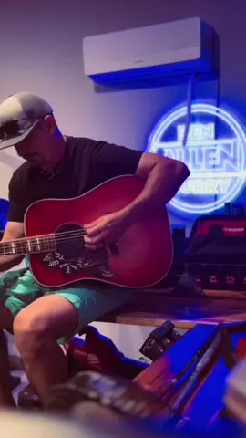 Working on a new one.  #hammerdown #singersongwriter 