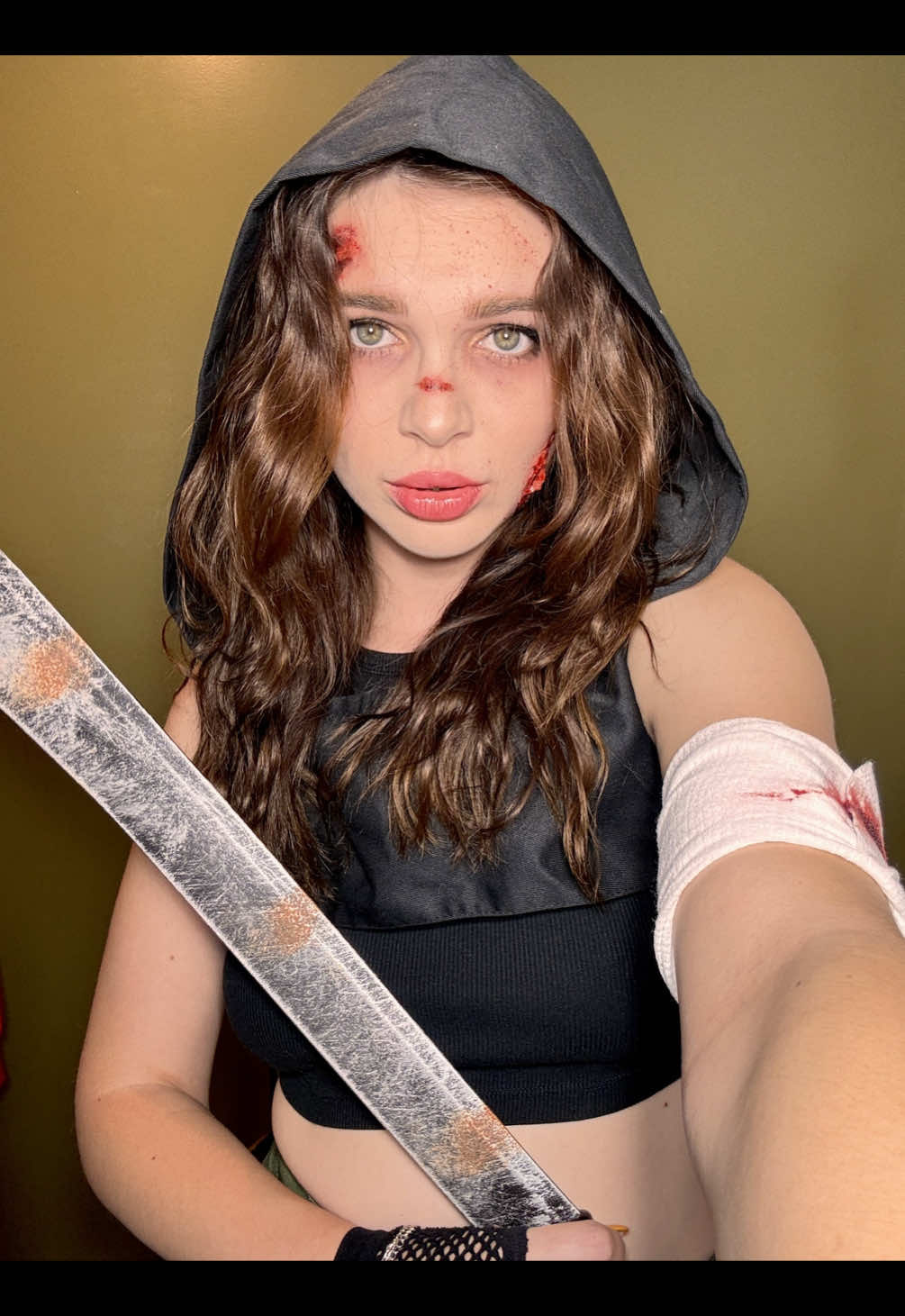 Even the Apocalypse couldn’t keep me down, baby 💪🏼 🗡️  #finalgirl #finalgirlenergy #finalgirlcosplay #DIY #diysfx 