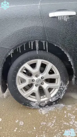 A pleasant way to de ice 🧊 #tiktok #ice #satisfying #fyp #funny 