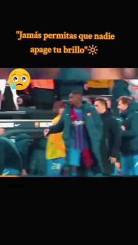 🚨🔥 De rechazado a leyenda 🔥🚨 Dembélé, criticado y menospreciado incluso en el Barcelona ❌😔, se consagra como el mejor del mundo: ✅ Eliminó al Barcelona ✅ Llevó a su equipo a la cima de la Champions ✅ Ganó el Balón de Oro 🏆✨ El jugador que nadie quería… ahora es historia del fútbol. 🌍💪 Se hizo justicia.#balóndeoro #dembele🇫🇷 