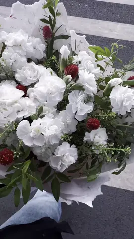 Cuối cùng hai người sẽ gặp được nhau #tiemhoanho #nhofleur_hoatuoi #hoatuoisaigon #hoadep #xuhuong 