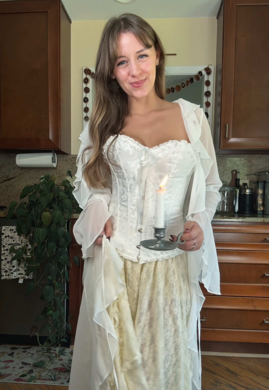 I saw my girl @Ashleigh 📖🗡️🥀 with this perfect Christine Daaé costume and knew I had to have it!! 🫶🏻🥰 . . . . . . #christinedaae #phantomoftheopera #costumeideas #whiteduster #corset 