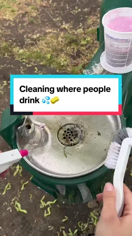 Cleaning where people drink💦#cleaning #deepcleaning #asmrcleaning 