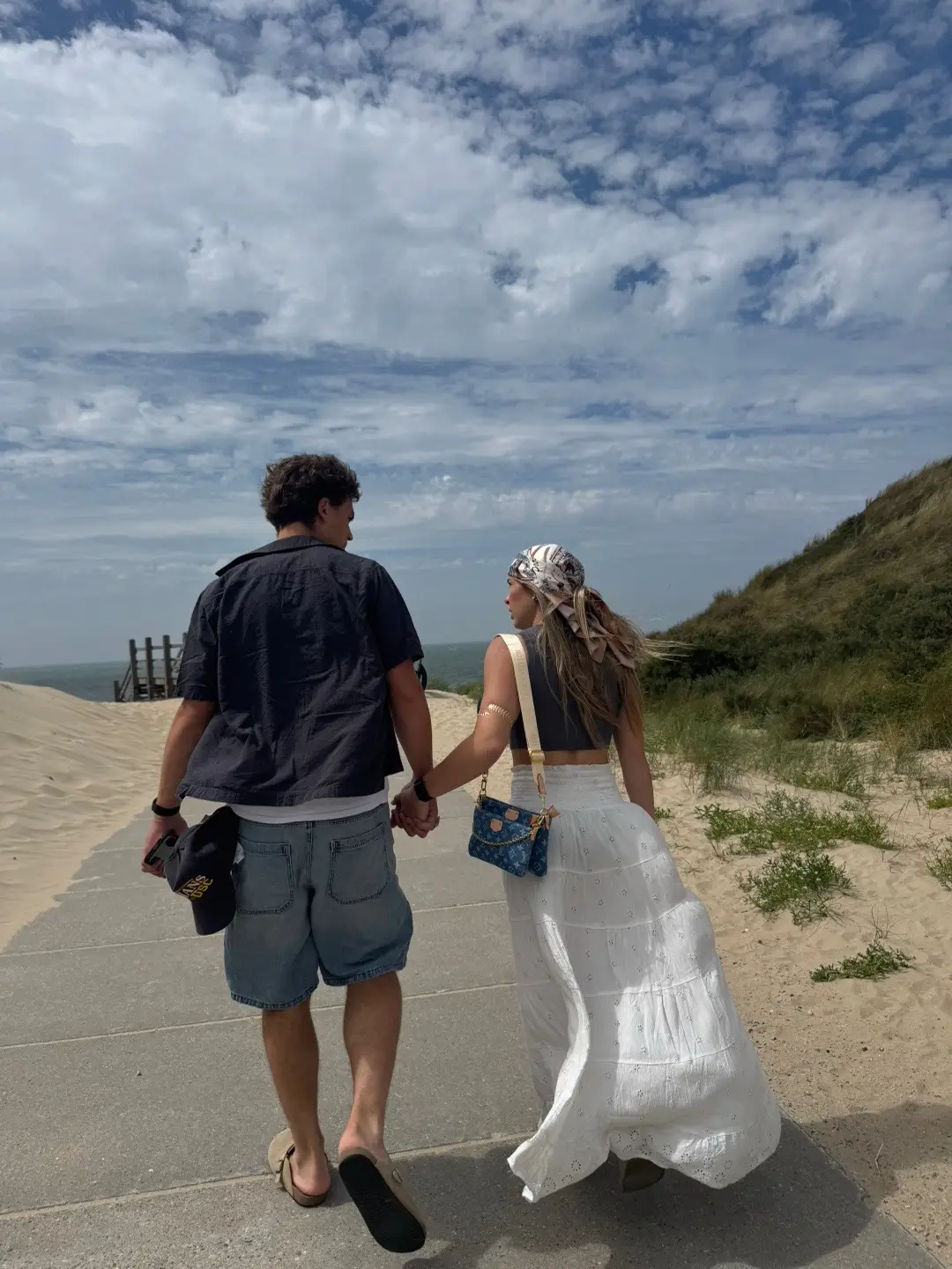 Both number 4 what better song for thatttt #dating #4 #athlete @Jonas 