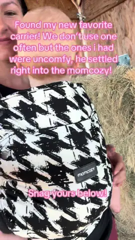So easy to put on, he was super content in it and it didn’t kill my back. Plus this pattern is just so cute! 