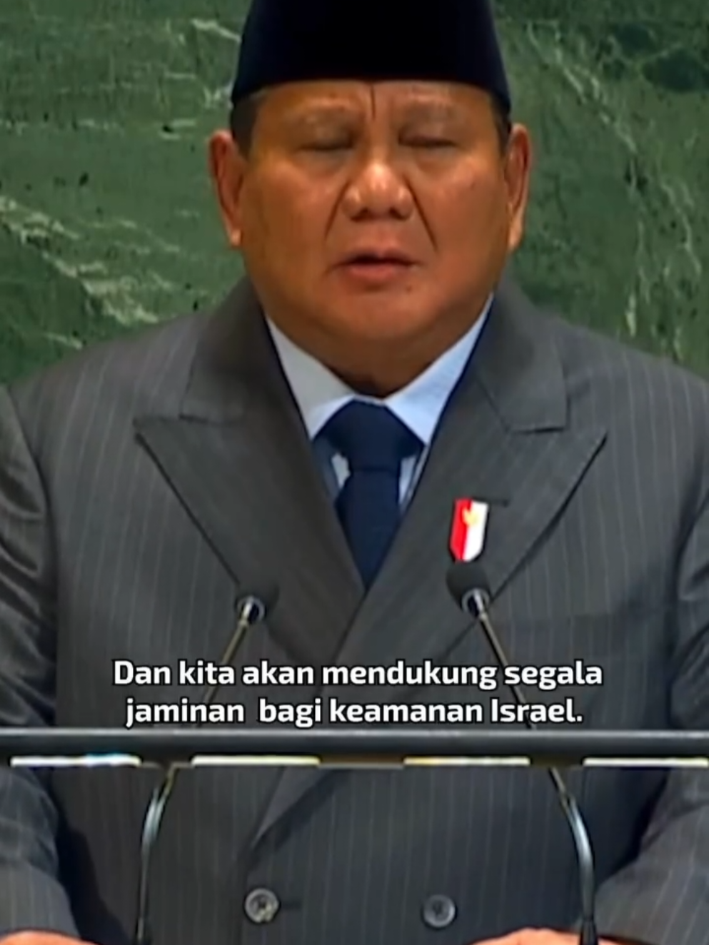 Dalam KTT di Markas PBB, Presiden Prabowo menyatakan bahwa two state solution jadi solusi untuk masalah di Palestina. Presiden Prabowo menyatakan bahwa Indonesia siap mengakui Israel jika mereka mau memberi kemerdekaan atas Palestina. #cnnindonesia #cnnindonesiacom #prabowosubianto #ktt #pbb 