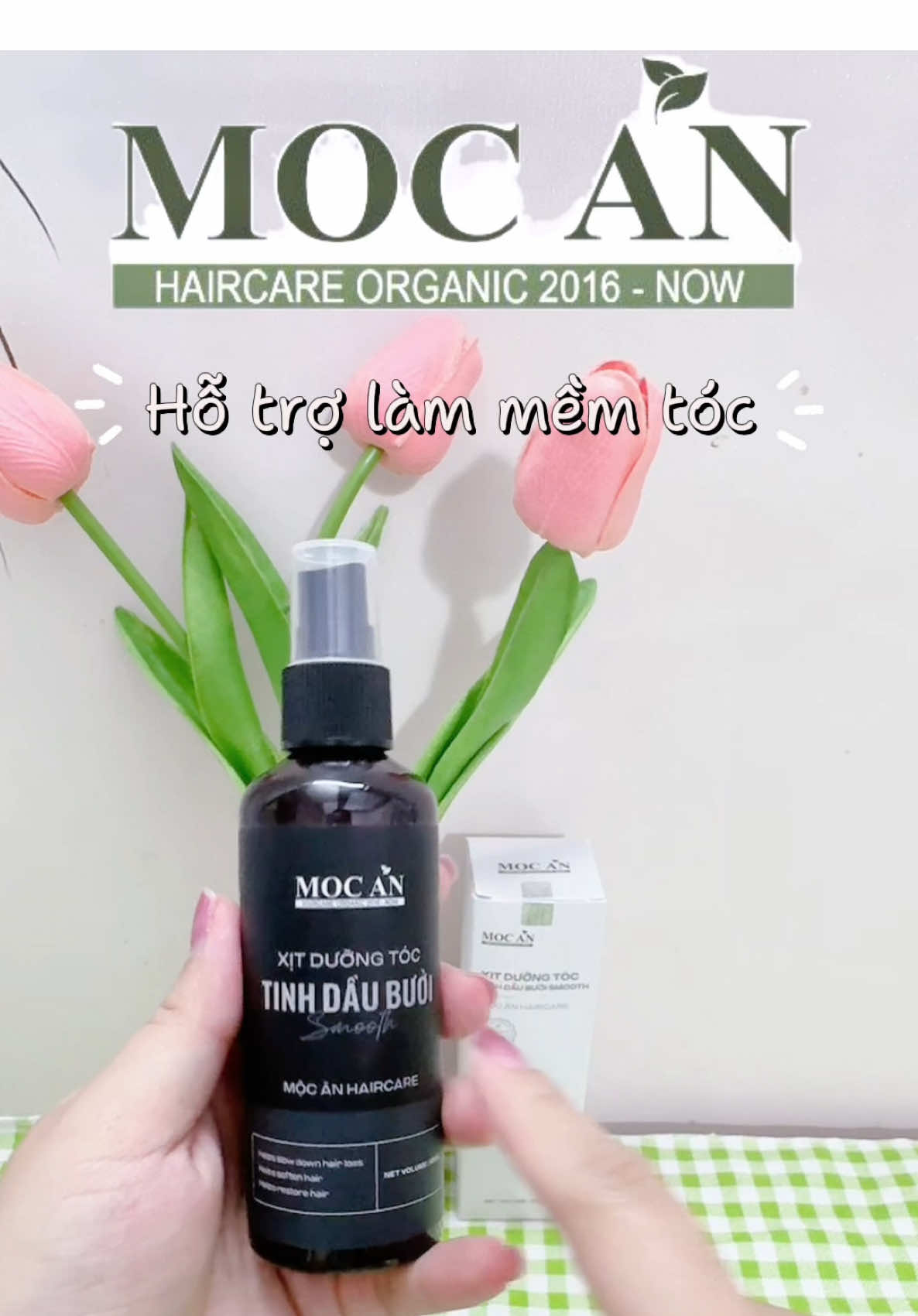 Xịt tinh dầu vỏ bưởi Mộc Ân – giải pháp thiên nhiên giúp nuôi dưỡng chân tóc, giảm gãy rụng, kích thích mọc tóc mới, mang lại mái tóc dày khỏe và óng mượt. #tinhdauvobuoi #mocan #xittoc #nguarungtoc #moctoc