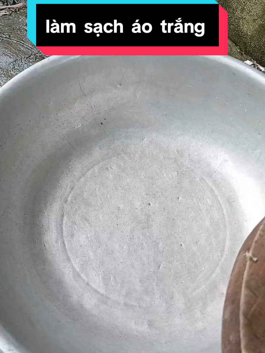 cách  làm  sạch vết dơ  trên  áo  trắng @coutreview79 