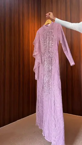 Green Pastel atau Blossom Pink? #dressmuslimah #gaunmuslimah #muslimahfashion 