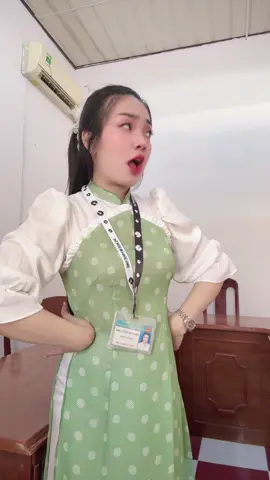 Ai anh cũng cục vàng à #côgiaohuyenlinh #xuhuongtiktok #trend 