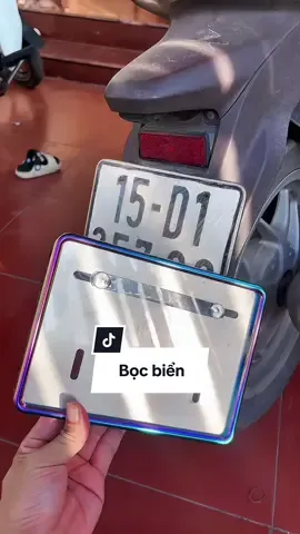 Bộ khung bọc biển số titan cho xe máy. #khungbiensotitan #khungbienso #bocbiensotitan 