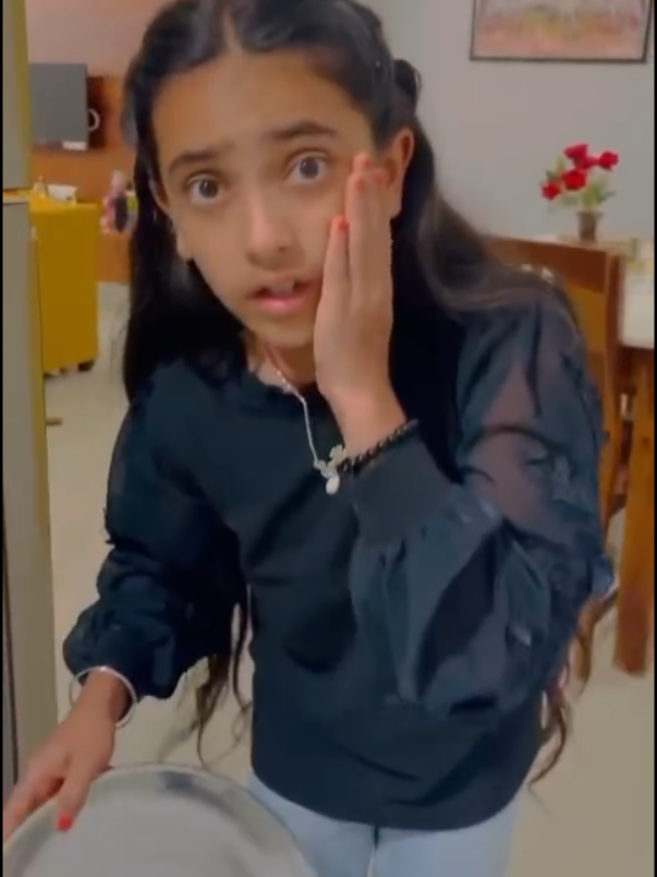 bhok lagi ha roti do🍔#viralvideos❤️ #entertainment💯 #mostfunny👍 #foryoustudio #viraltiktok 🤣 