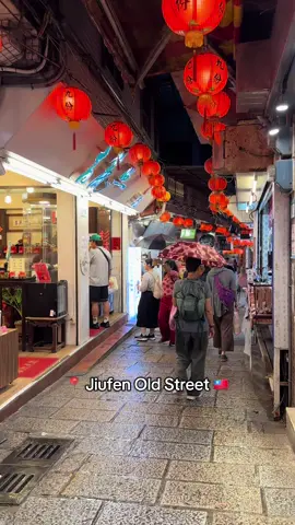 Jiufen Old Street night market 🏮(Jiufen Old Street, Jishan St, Ruifang District, New Taipei City, Taiwan). This is just a peek at what they had, but there are many souvenir and food shops! #taiwan #jiufen #travel #fyp 