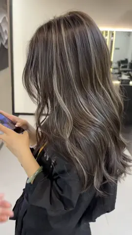 Mẫu Nâu Lạnh phối highlight khói ⭐️ ưu điểm làm tăng điểm nổi bật cho mái tóc ✅#xuhongtiktok #viraltiktok #hightlight #làm_tóc_hightlight #nhuombalayage 