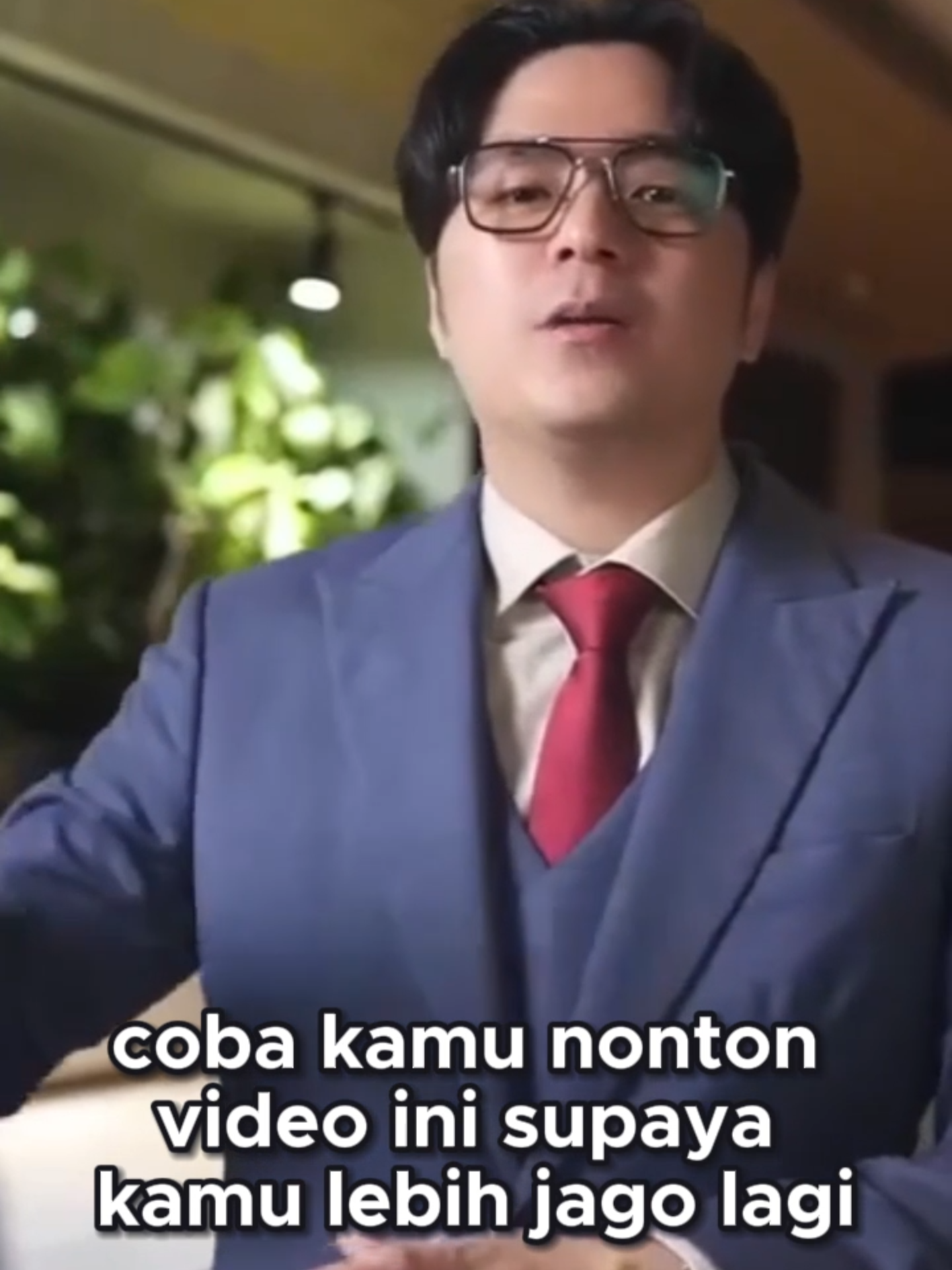Saya Tidak Bisa Memprediksi Pasar, Tapi Bisa Beradaptasi! Ini Caranya Banyak orang terjebak karena sibuk menebak-nebak arah pasar, padahal kuncinya bukan jadi peramal💡 Investor sukses itu bukan yang selalu benar menebak, tapi yang bisa beradaptasi dengan perubahan. ➡️ Strategi fleksibel, mindset terbuka, dan disiplin risk management adalah senjata utama. Ingat: yang survive di dunia saham bukan yang paling pintar, tapi yang paling adaptif! Apakah kamu tipe yang masih suka nebak-nebak pasar, atau sudah belajar beradaptasi? 👀#AdaptasiPasar #kevinhendrawaninvesting  #kevinhendrawan  #invest #saham  #investasi