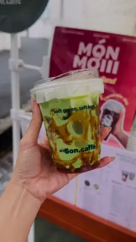 Giờ tụi em phải đi mua thêm mụt em mèo chiu tài ạ ☺️ #soncaffé #matcha #caphe 