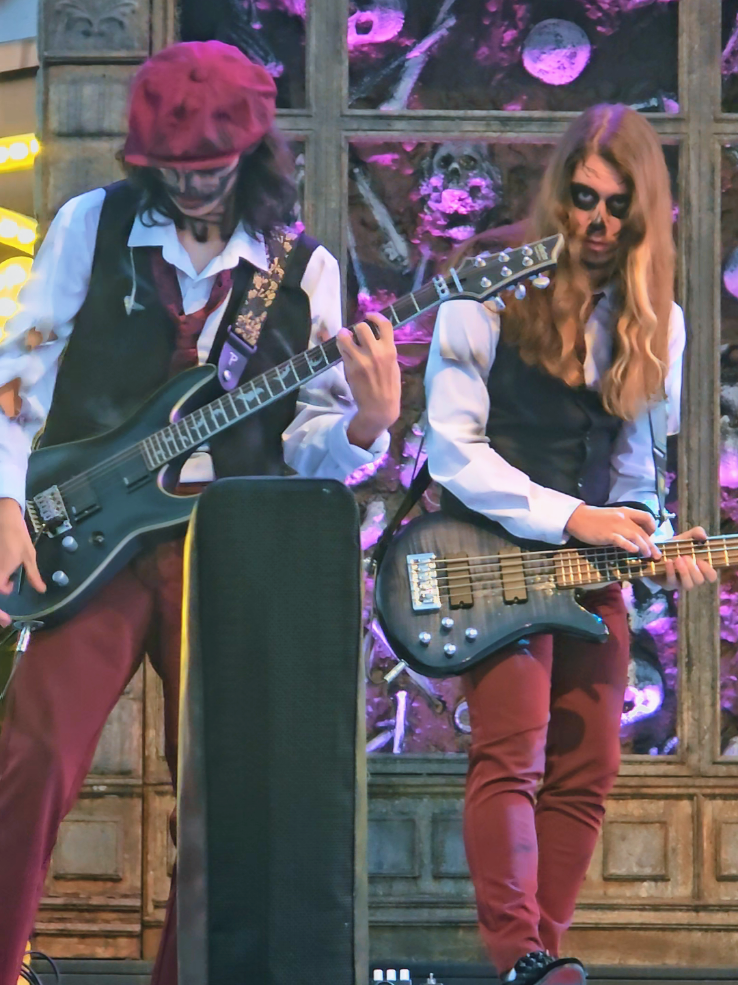 What's your passion? #PassionDriven #GoalGetter #lifeisbutadream #viralvideo #halloweencostume @DORNEY PARK VIDEOS 