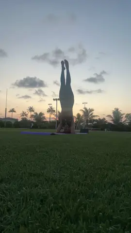 Flowing with the sunrise 🌞 #yoga #balance #flexibility #Fitness #fyp 