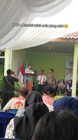 Alhamdulillah, rezeki anak sholeh 😂🎁 … ternyata kalo rajin senyum, bisa juga dapat hadiah langsung dari Pak Wakil Bupati OKU Timur. Semoga senyumnya awet, hadiahnya nular terusss 😅🙏 Selamat buat rekan Sandi #RezekiTakDisangka #WakilBupatiBaikHati #OKUTimur #perhiptani #cpns 