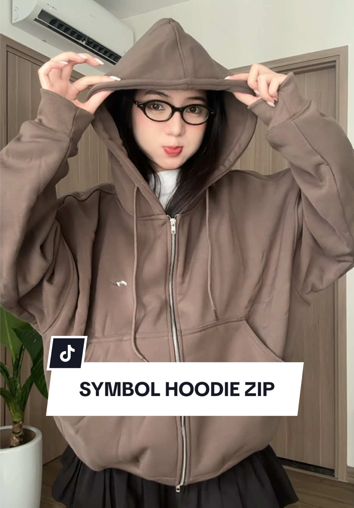 SYMBOL HOODIE ZIP màu này sáng da xỉu #ao #hoodie #whose #thoitrangnu #xuhuong 