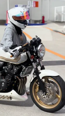 かっこいいっしょ？^^ #honda #cb400sf #cb400sfnc42 #神戸 #04 