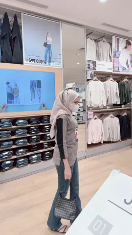 #rekomendasi #atasanwanita #kaos #OOTD #fyppppppppppppppppppppppp 