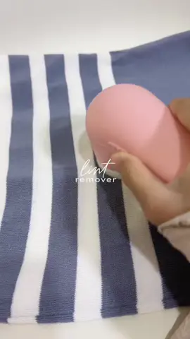 Replying to @qifffcenonet kann! invest 10hengget je da settle masalah baju buluss2 tuu😍😍 #lintremover #lintremoverclothing 