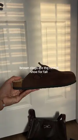 i love a good brown shoe #brownshoes #clogshoes #clogs #fallshoes #foryoupage 