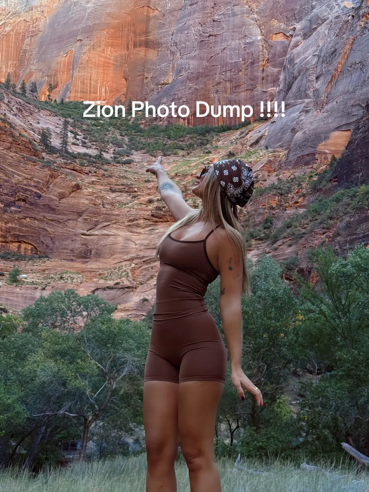 @ShopFORM active set!!!! #granolagirl #outdoorsygals #hikingstyle #zionnationalpark 
