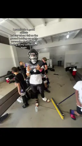 #blowthisup #fypシ #footballtiktok #athletementalhealth #fyp every time I play a game or practice my ankle hurts but when I do pe at school or play basketball it doesn’t like make it make sence btw I’m not throwing up a gang sign 