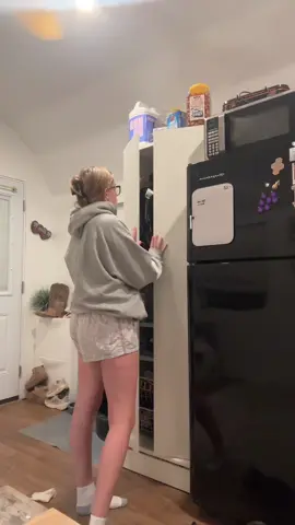 Quick little reset so I can start tomorrow morning the right way 🫶🏼🫧🧺 #reset #cleaningtiktok #cleanwithme #viral #Vlog 