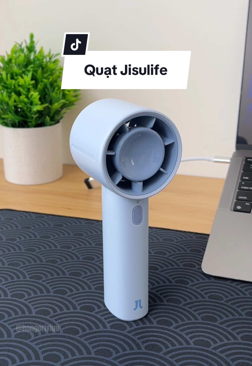 Nhỏ gọn , lực gió mát , quạt Jisulife thì quá chất lượng #quatcamtay #quatcamtaymini #review #hangoriviuu #xuhuong 