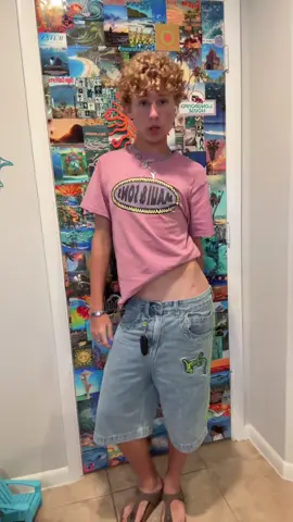 Ok you sit there and js watch #fit #fire #OOTD 