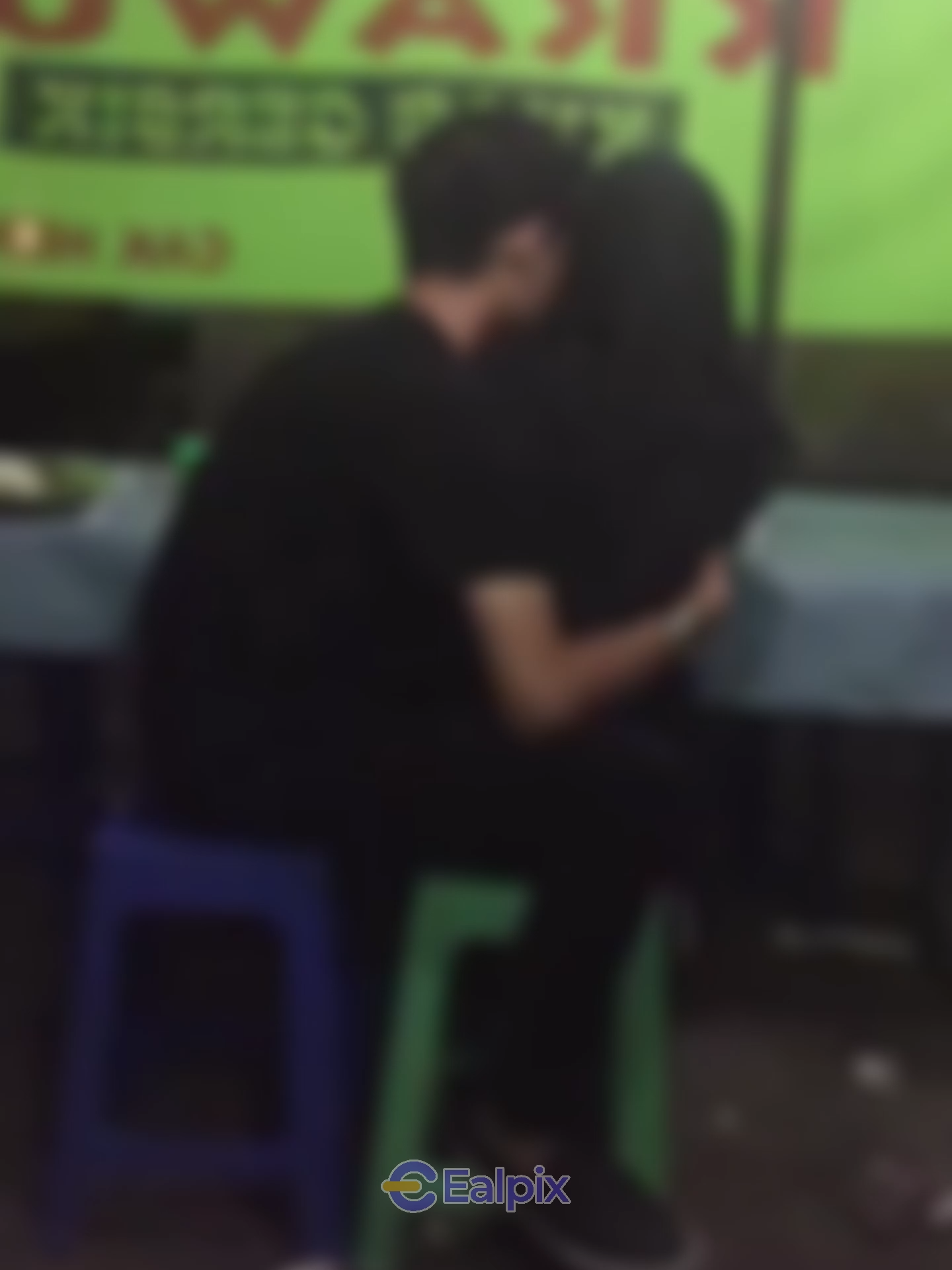 🚀 Capek bingung ngecek aktivitas HP keluarga atau pasangan? Dengan aplikasi Ealpix, semua jadi lebih mudah dan aman! 👀 Bisa pantau layar real-time 🎧 Dengerin audio langsung 📍 Lacak lokasi akurat 📸 Akses kamera depan & belakang Semua fitur ini GRATIS dan praktis banget! Jangan tunggu lagi, yuk coba sekarang dan rasain bedanya ✨ 👉 Klik link di bio untuk download aplikasinya!